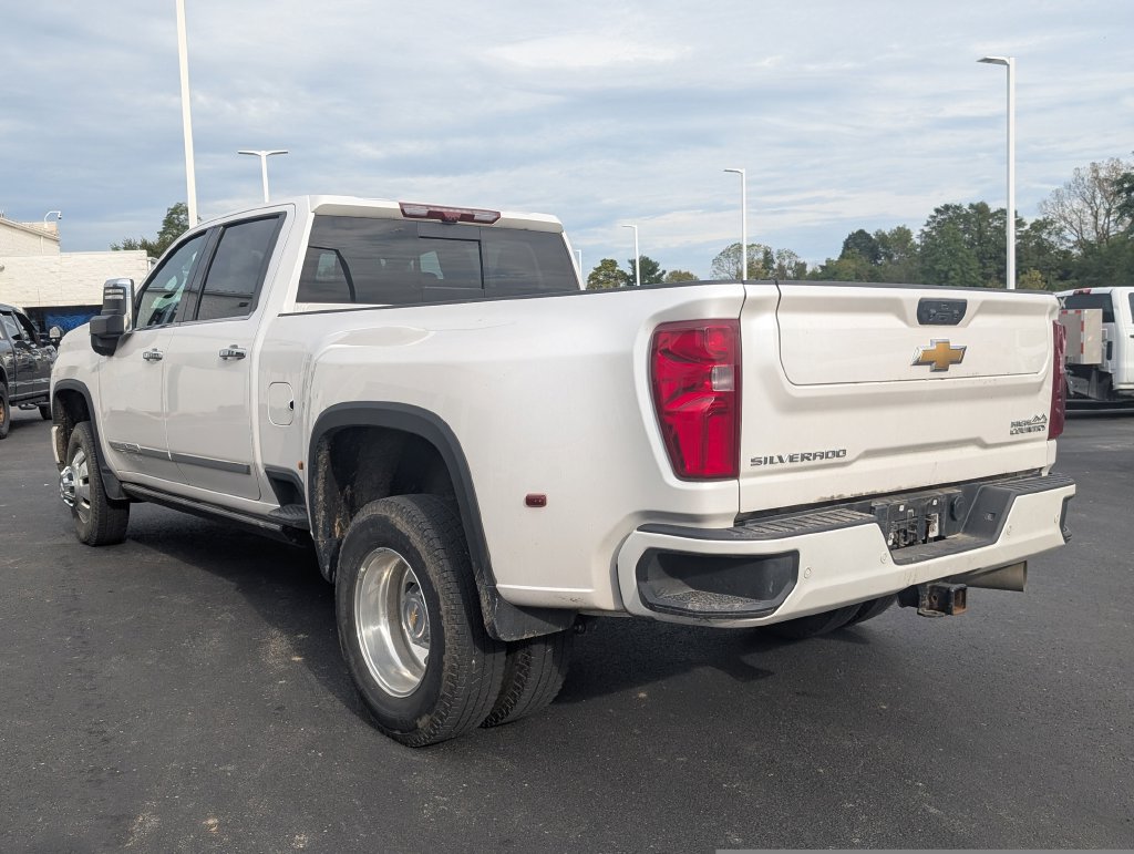 Used 2025 Chevrolet Silverado 3500 High Country w/ High Country Premium Package AWD/4WD image 6