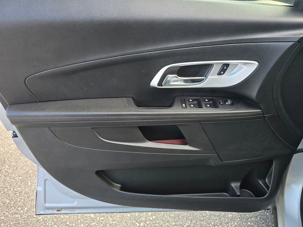 Used 2017 Chevrolet Equinox LT w/ Convenience Package image 45