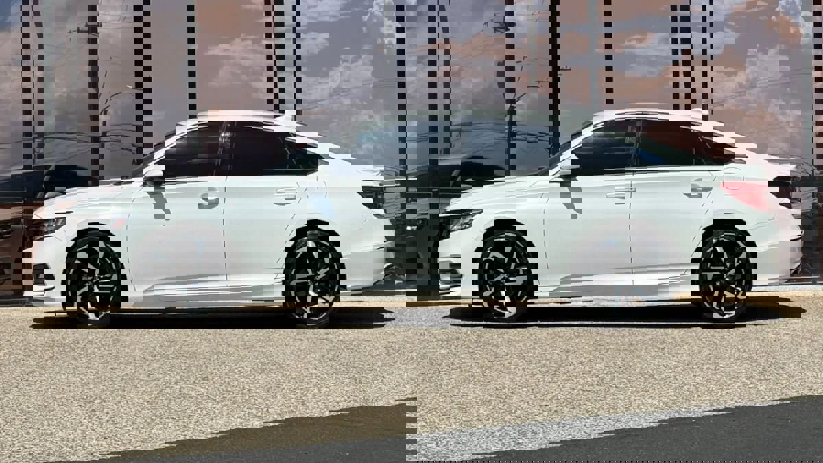 Used 2018 Honda Accord Sport image 5