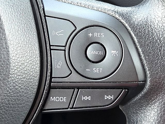 Used 2025 Toyota RAV4 XLE image 22