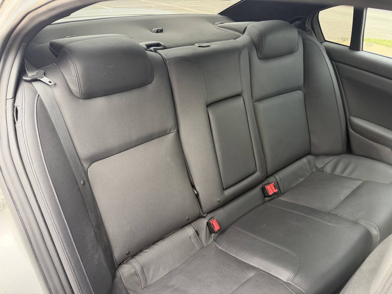 Used 2009 Pontiac G8 w/ Premium Package RWD image 6