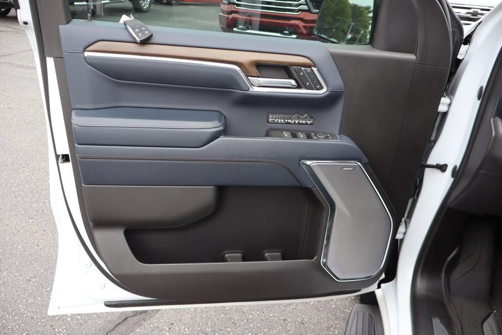 Used 2023 Chevrolet Silverado 1500 High Country w/ High Country Premium Package AWD/4WD image 23
