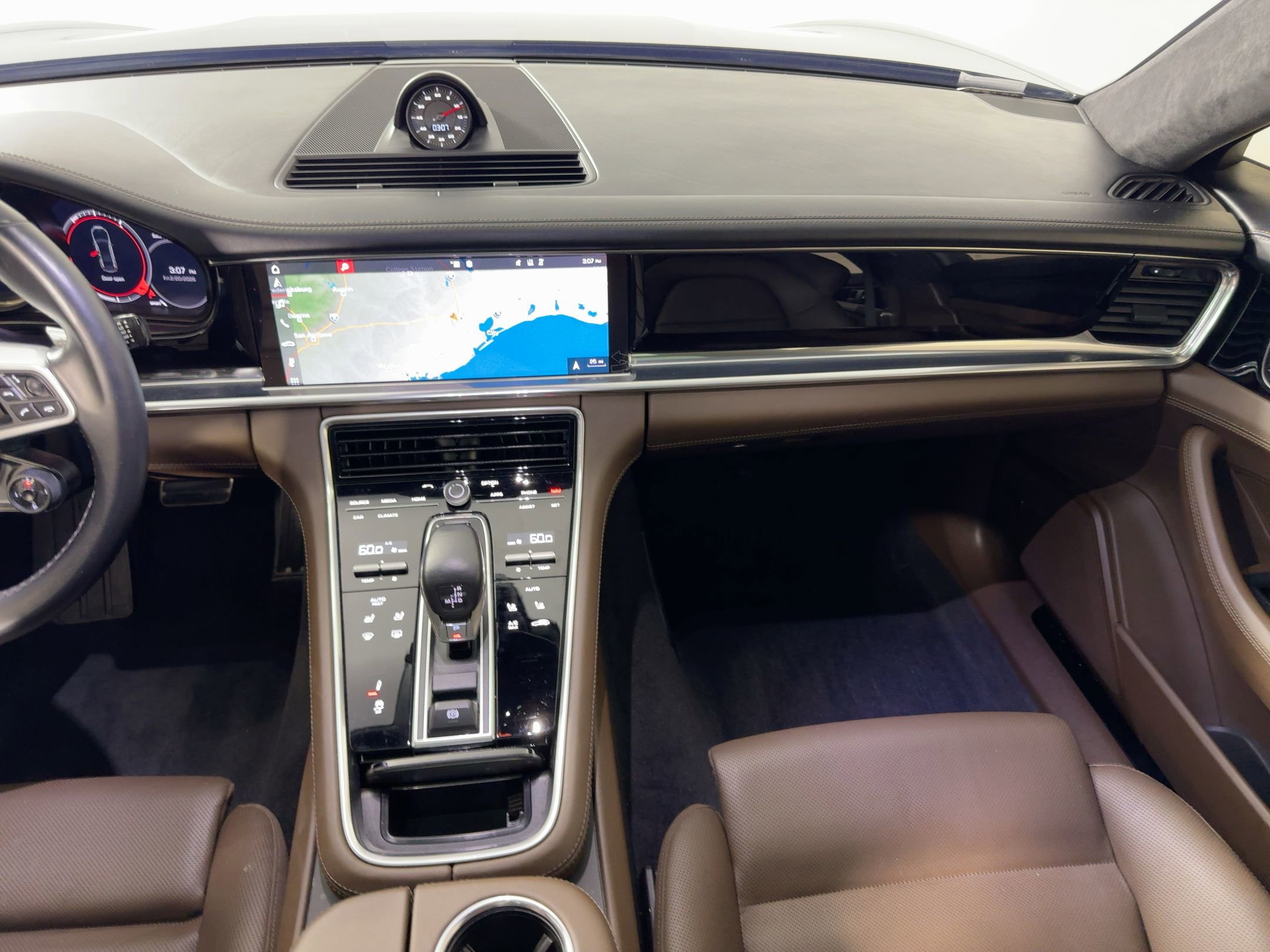 Certified 2020 Porsche Panamera GTS w/ Premium Package Plus image 27