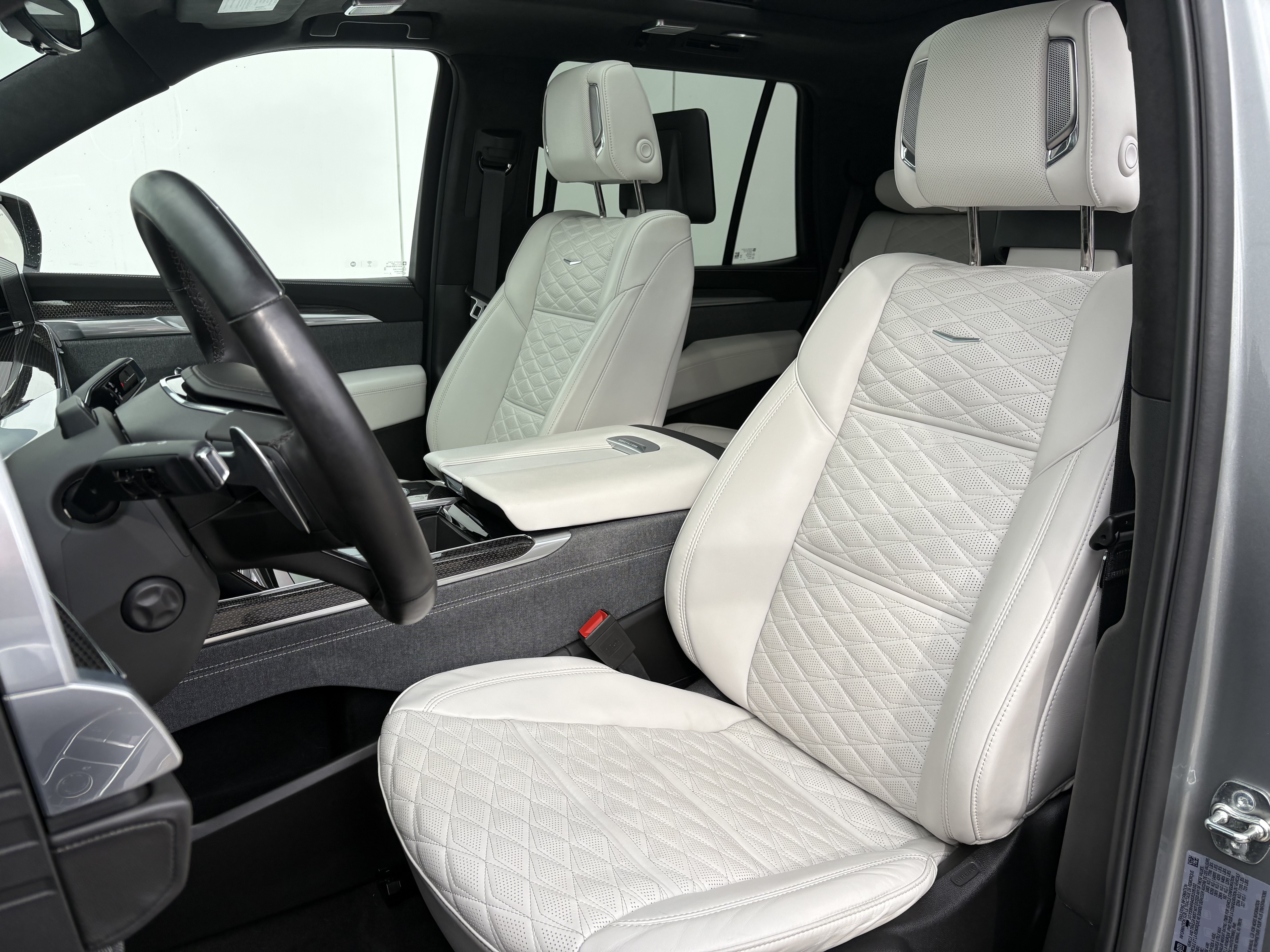 Certified 2025 Cadillac Escalade V AWD/4WD image 12