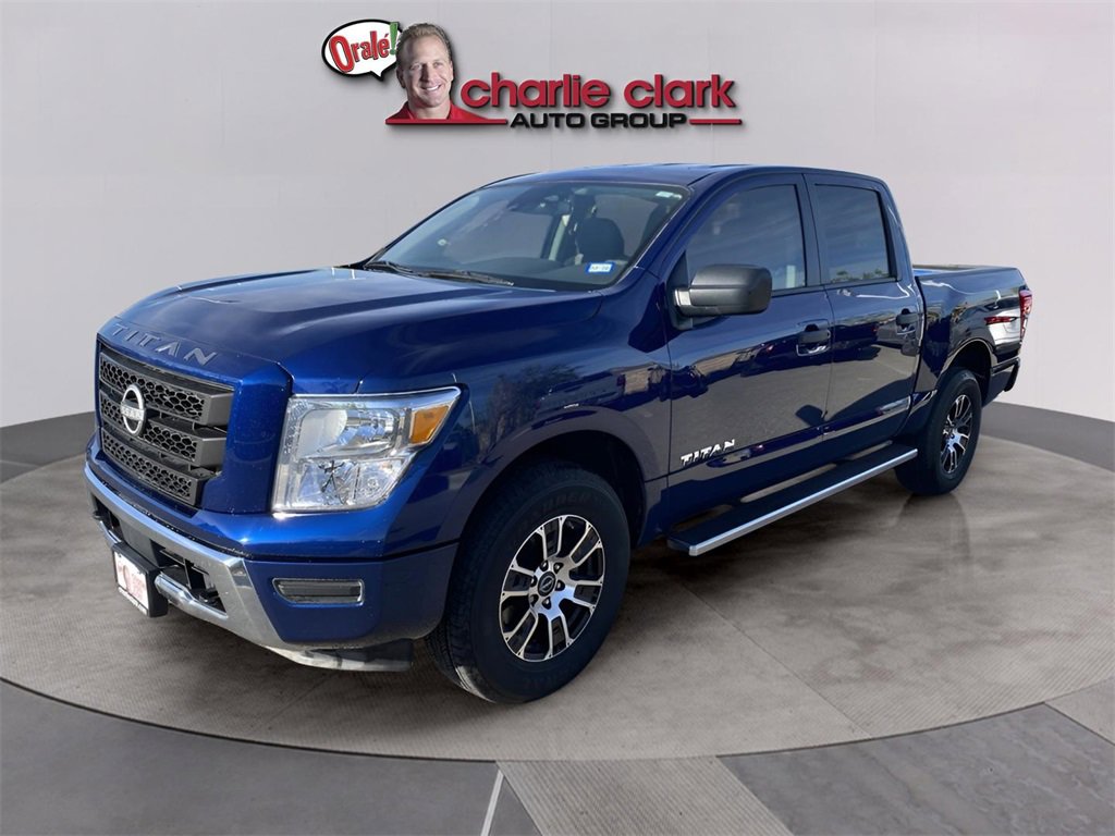 Used 2024 Nissan Titan SV image 5