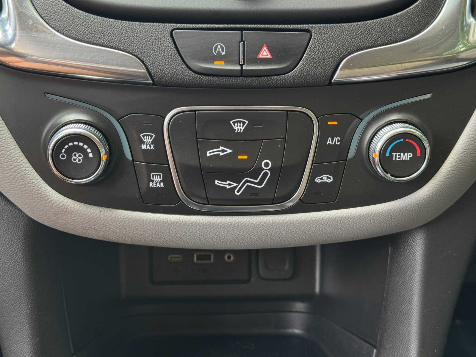 Used 2024 Chevrolet Equinox LS w/ LS Convenience Package AWD/4WD image 26