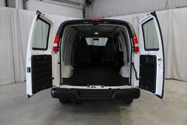 New 2026 GMC Savana 2500 w/ Driver Convenience Package RWD image 31