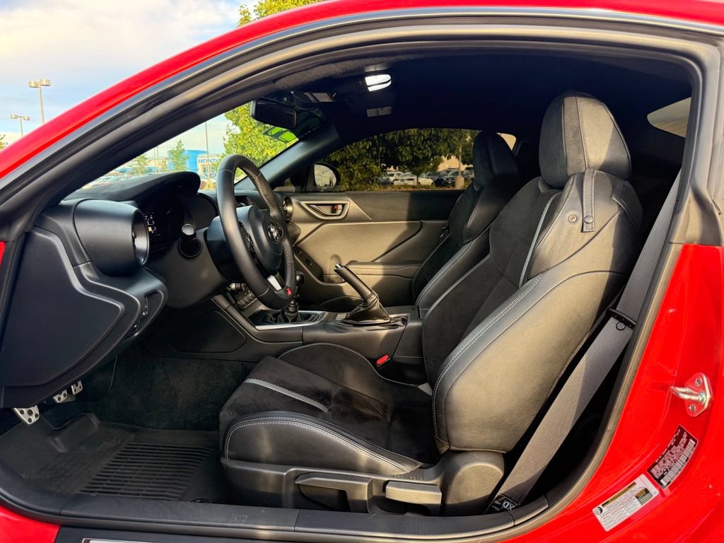 Used 2024 Toyota GR86 Premium w/ Performance Package RWD image 12