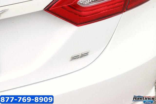 Used 2019 Toyota Camry SE FWD image 7