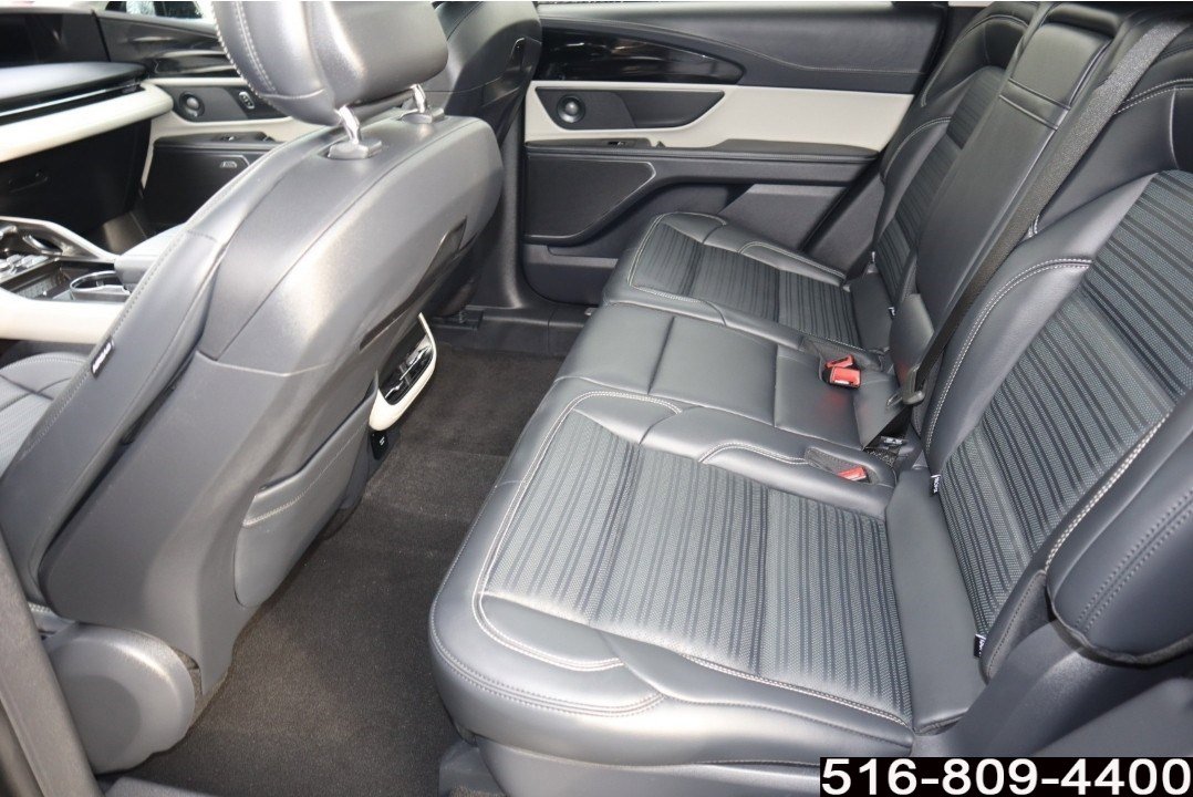 Used 2025 Lincoln Nautilus Reserve image 17