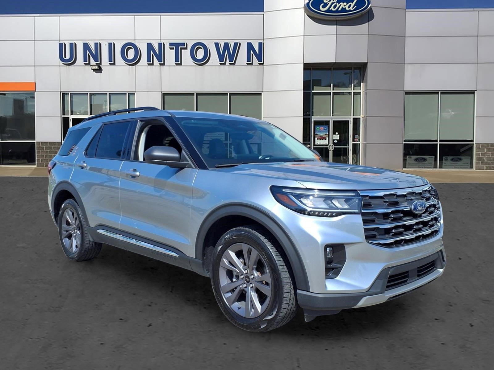 Used 2025 Ford Explorer Active w/ Active Comfort Package AWD/4WD image 1