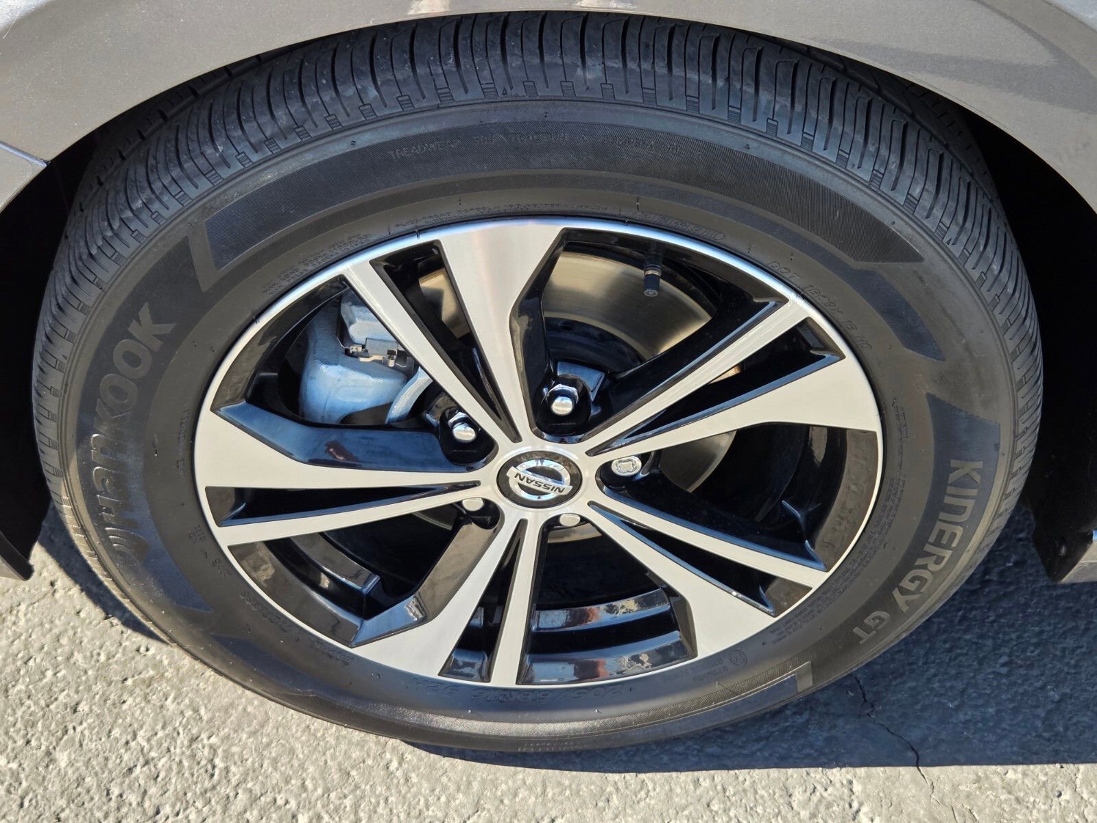 Used 2023 Nissan Sentra SV w/ All-Weather Package image 9