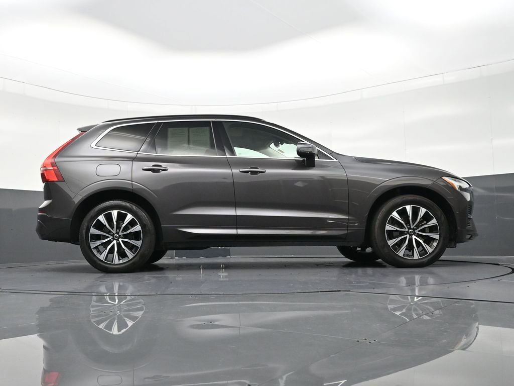 Certified 2023 Volvo XC60 B5 Core image 28