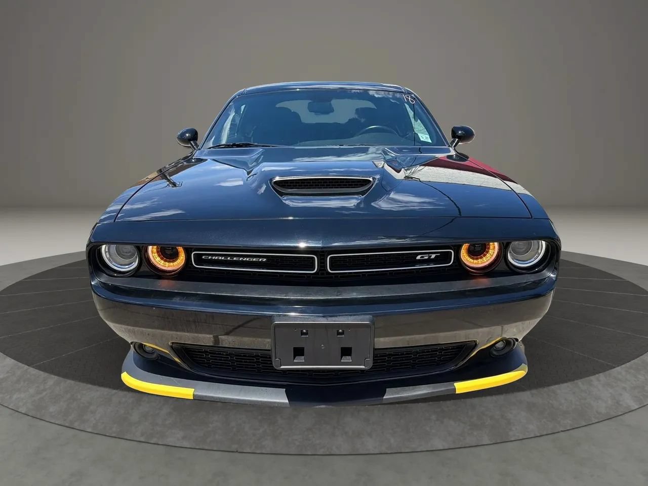 Used 2022 Dodge Challenger GT RWD image 2