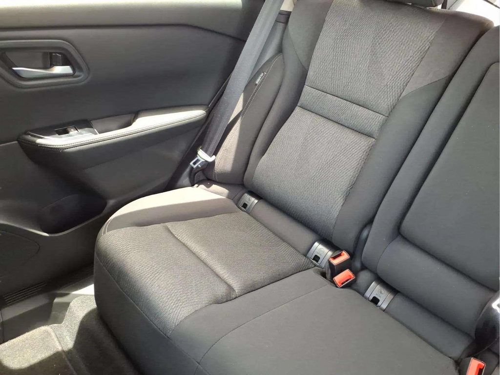 Used 2026 Nissan Rogue SV FWD image 15