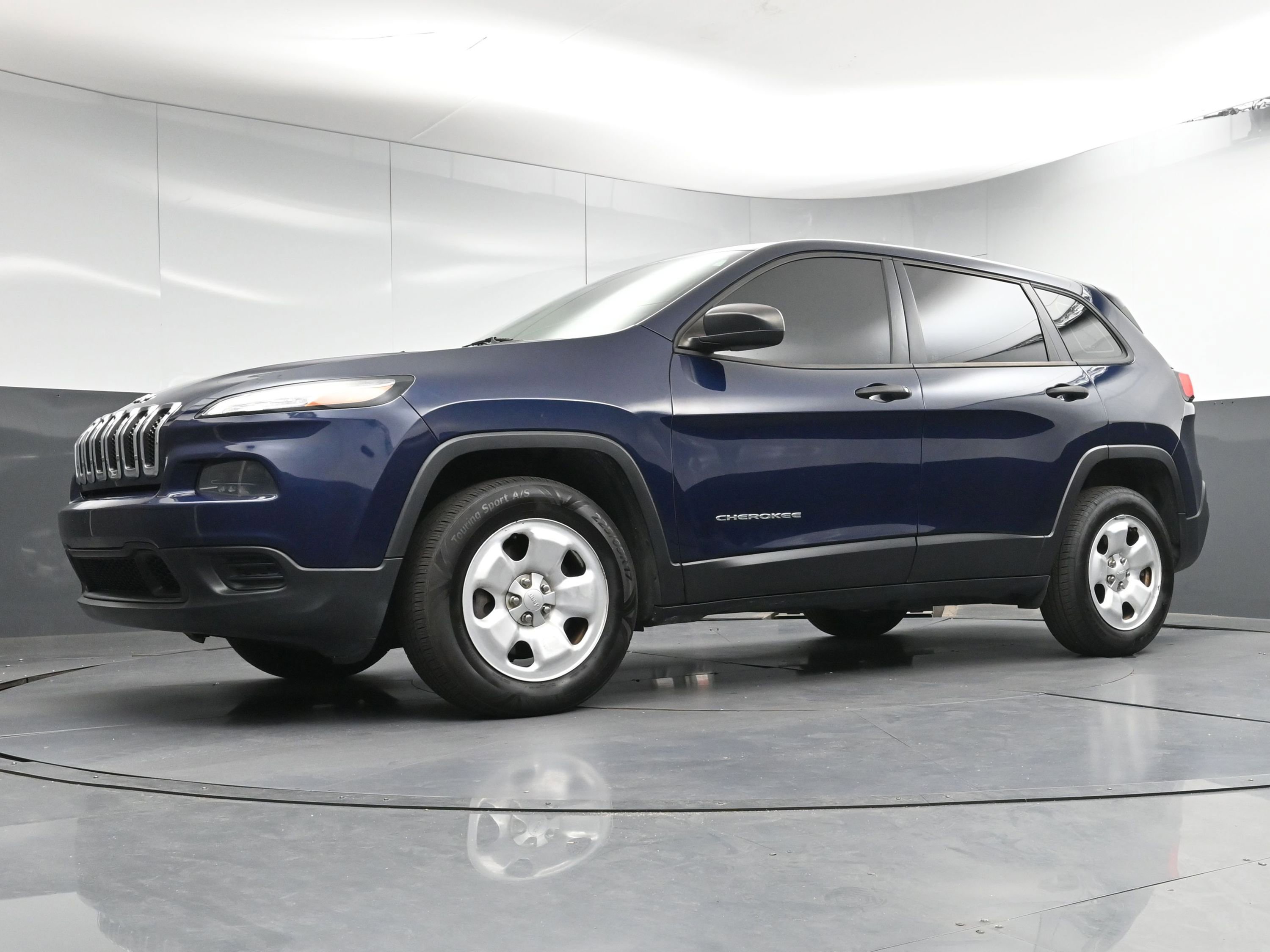 Used 2016 Jeep Cherokee Sport image 19