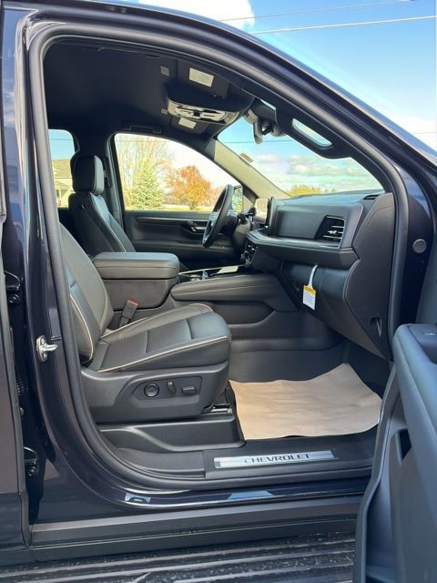 New 2026 Chevrolet Suburban Premier image 10