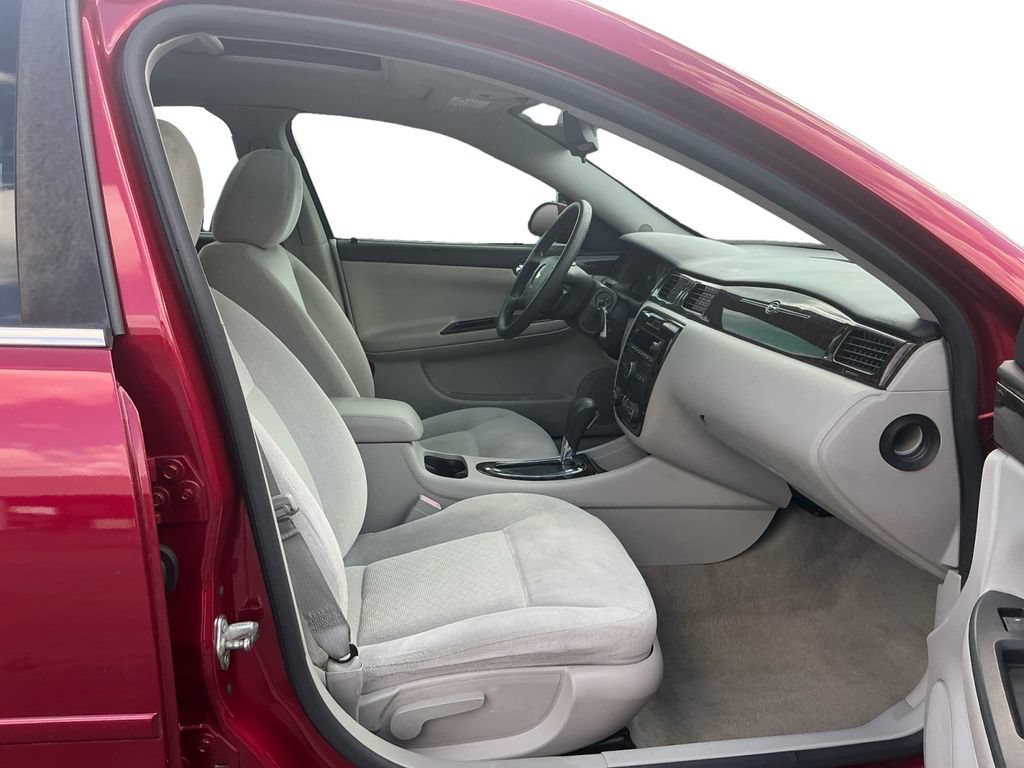 Used 2015 Chevrolet Impala LT w/ LT Sunroof Package FWD image 22