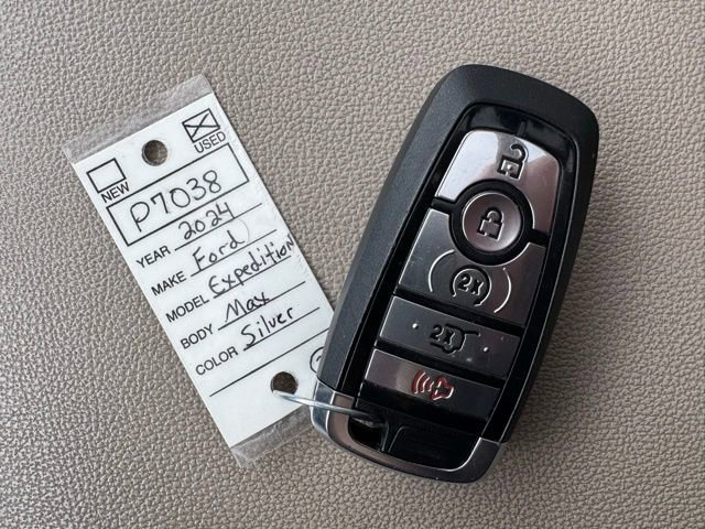 Used 2024 Ford Expedition Max Limited image 31