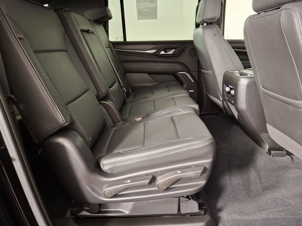 Used 2023 GMC Yukon XL Denali image 33
