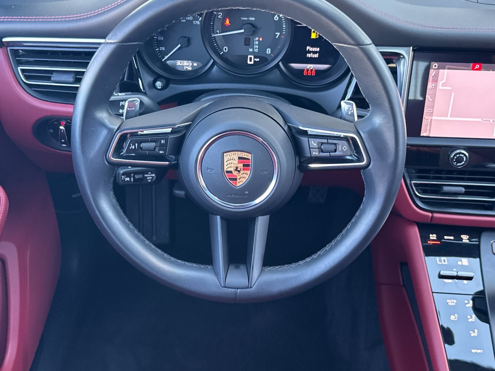 Certified 2023 Porsche Macan AWD/4WD image 24