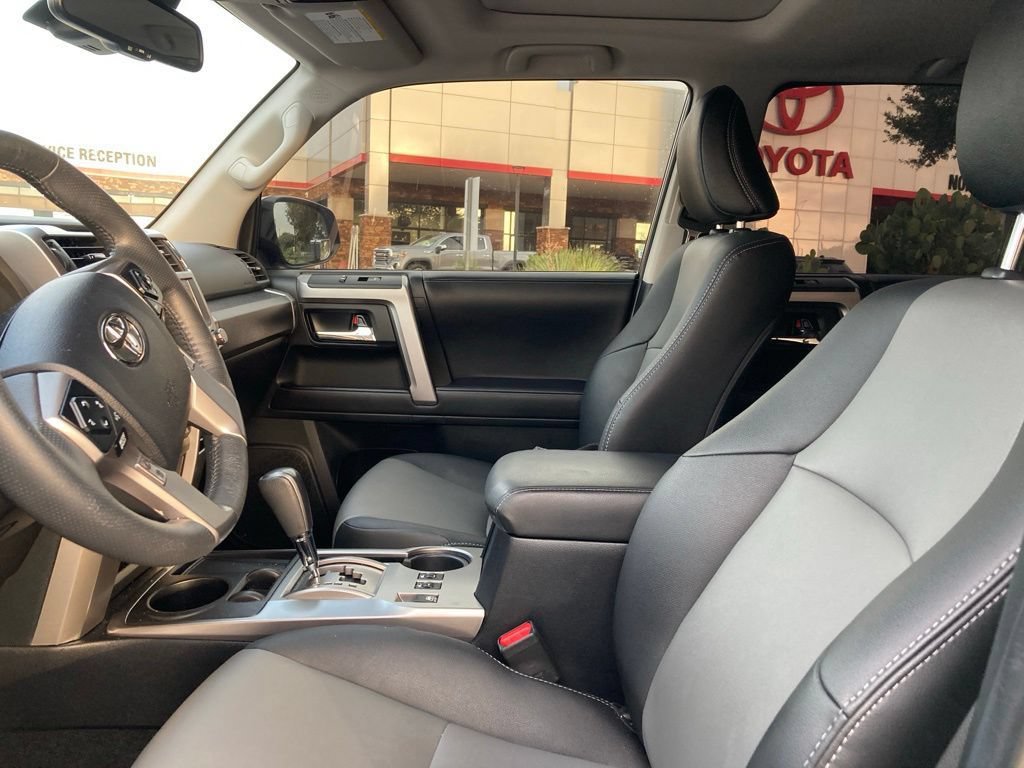 Used 2022 Toyota 4Runner SR5 Premium w/ Moonroof Package RWD image 9