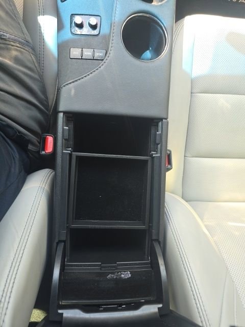 Used 2018 Toyota Avalon Limited FWD image 22