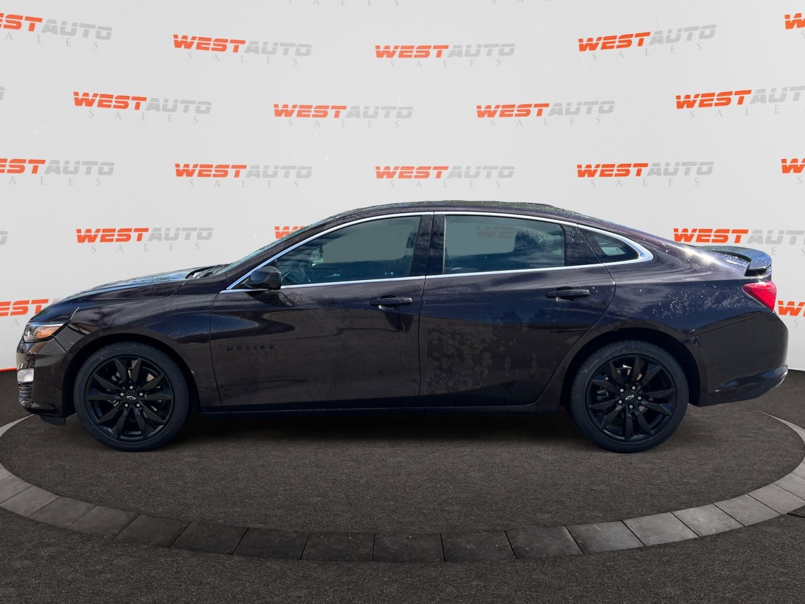 Used 2021 Chevrolet Malibu RS FWD image 2