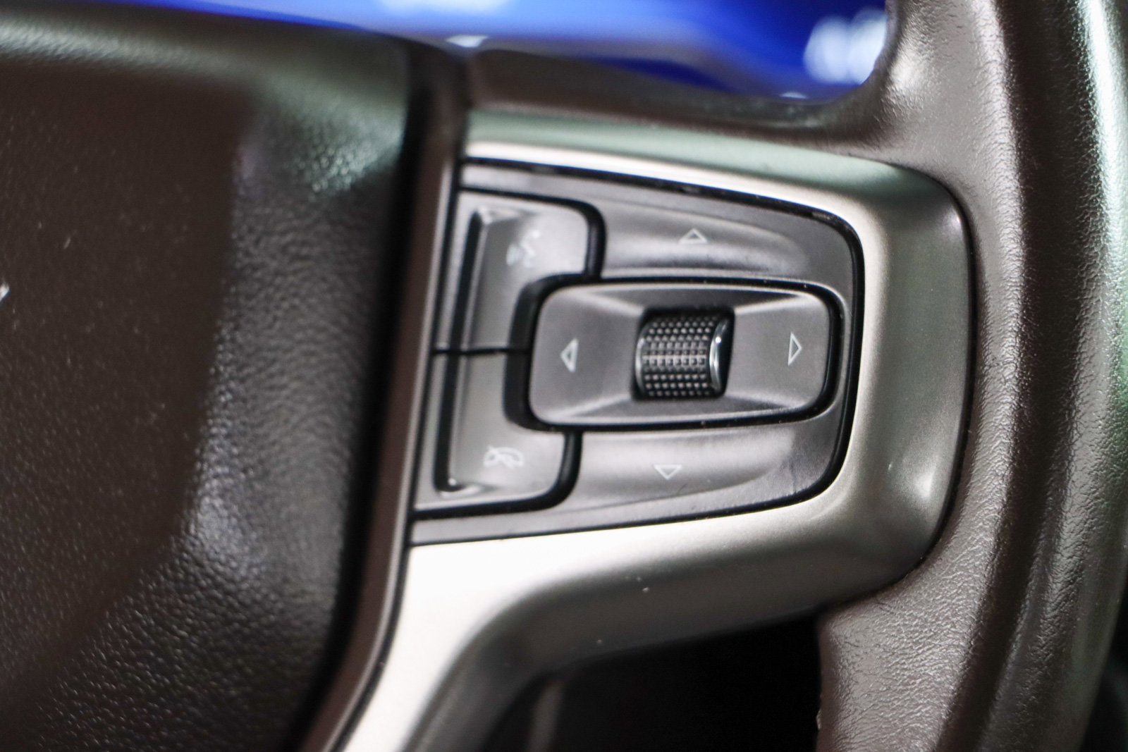 Used 2023 Chevrolet Tahoe Z71 w/ Luxury Package image 15