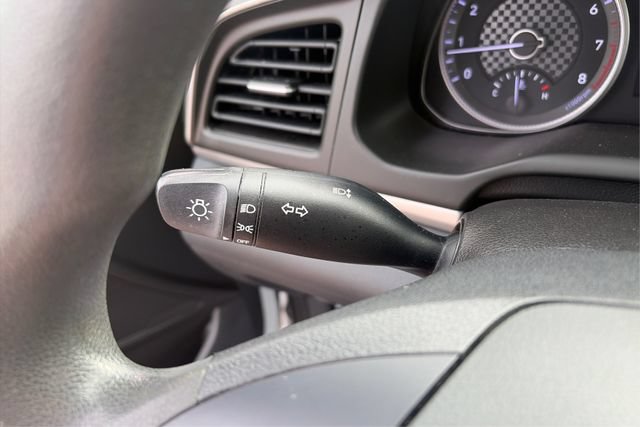 Used 2019 Hyundai Elantra SE w/ Cargo Package FWD image 18