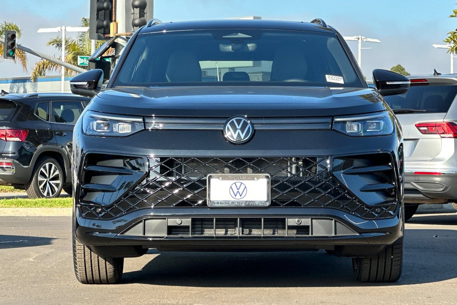 New 2026 Volkswagen Tiguan SE R-Line FWD image 3