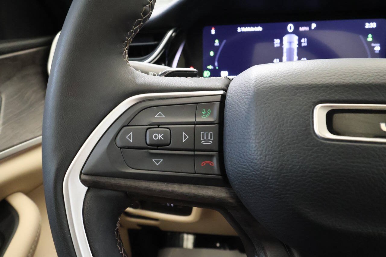 Used 2024 Jeep Grand Cherokee Limited 4xe AWD/4WD image 33