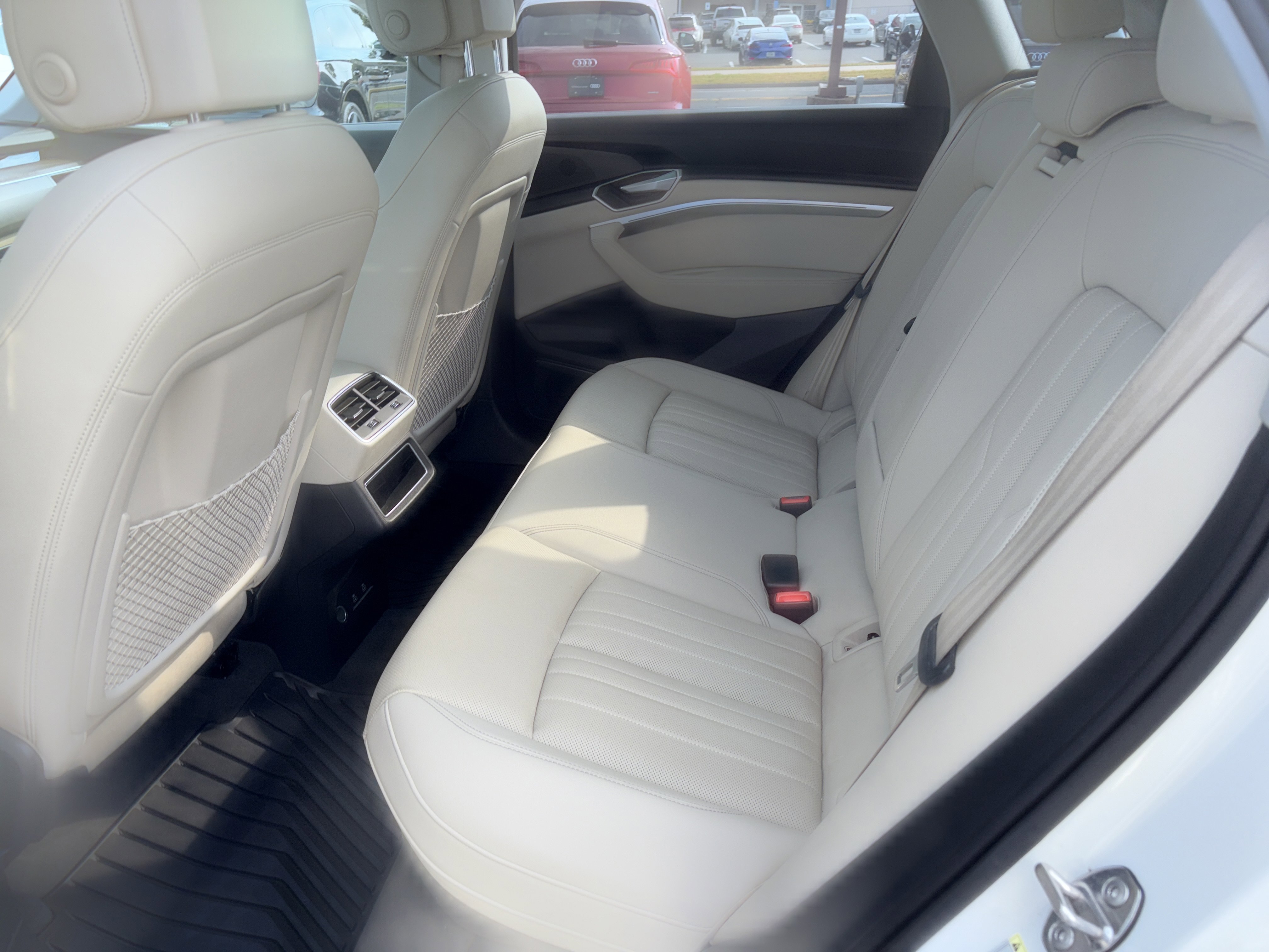 Certified 2024 Audi Q8 e-tron Premium Plus w/ Premium Plus Package image 9