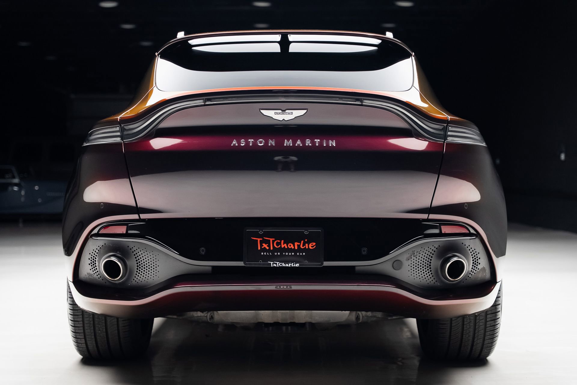 Used 2023 Aston Martin DBX AWD/4WD image 26