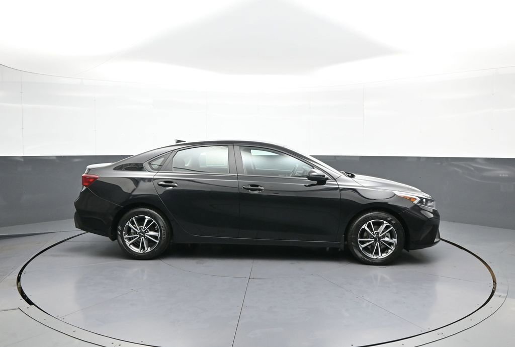 Certified 2023 Kia Forte LXS w/ LXS Technology Package FWD image 5