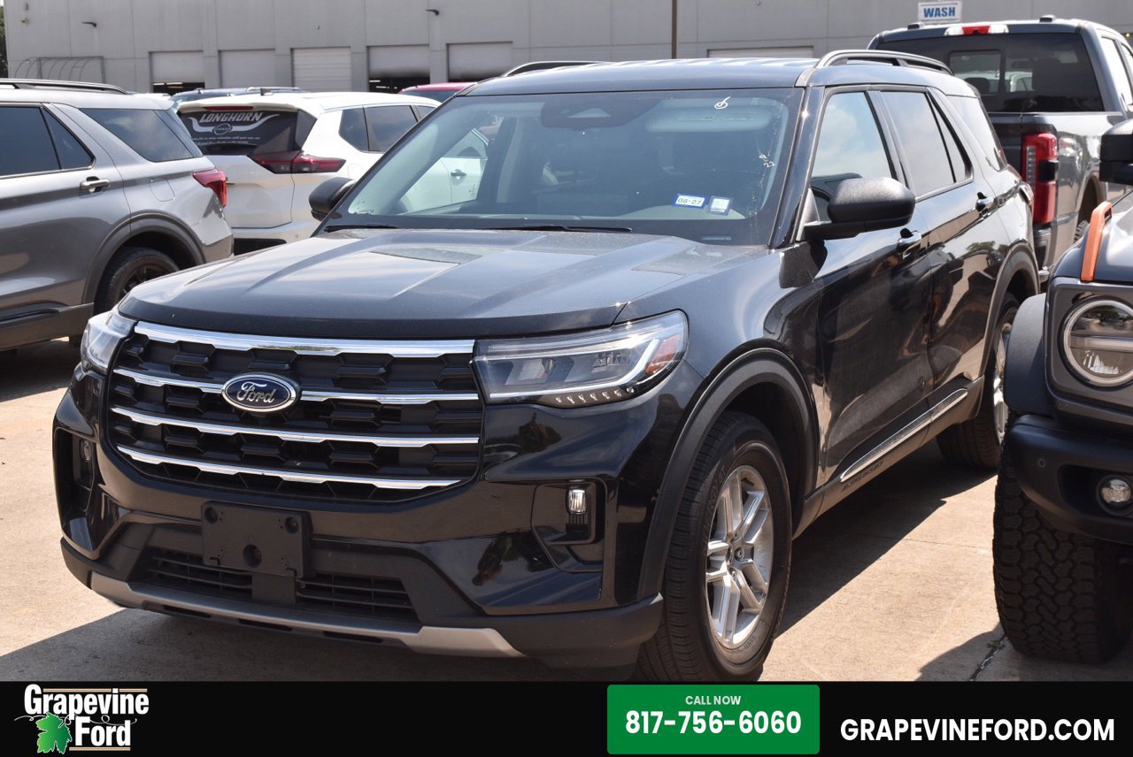Certified 2025 Ford Explorer Active w/ Active Comfort Package RWD image 1