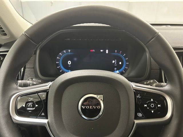 Used 2025 Volvo XC90 B5 Plus image 17
