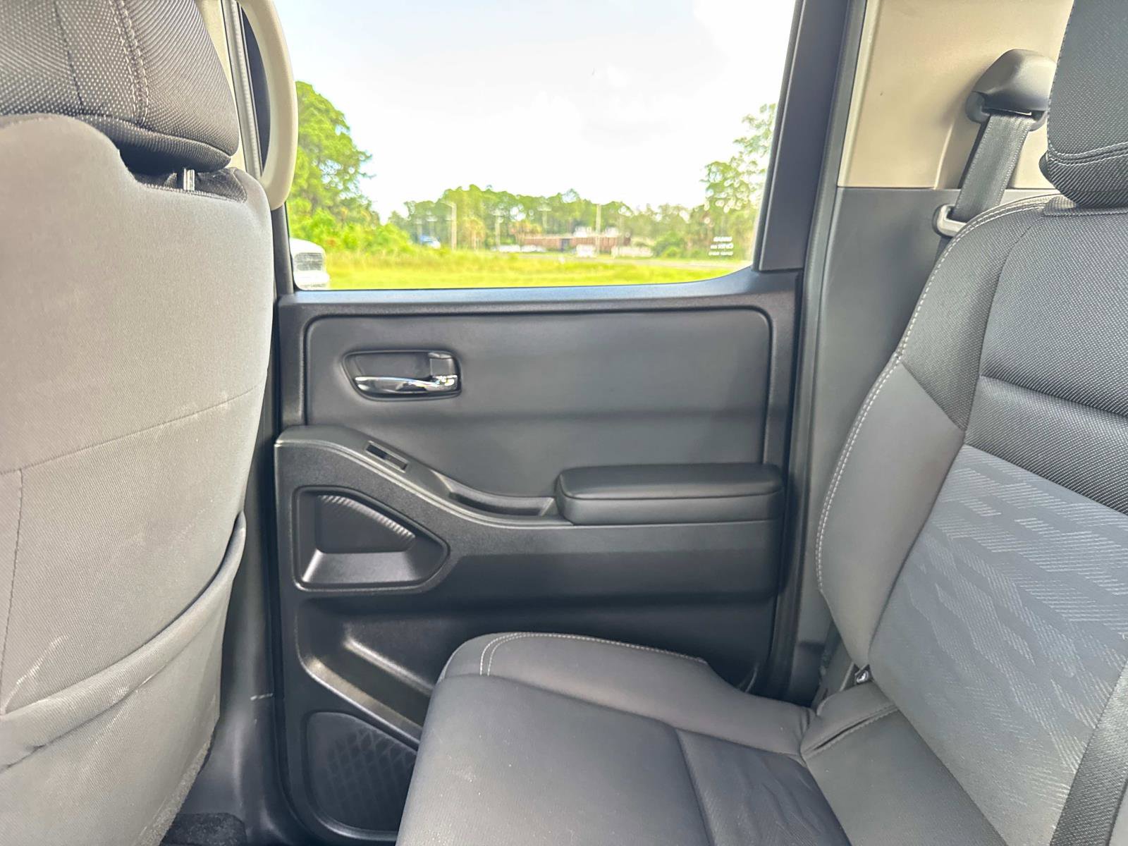 Used 2024 Nissan Frontier SV w/ Technology Package image 14