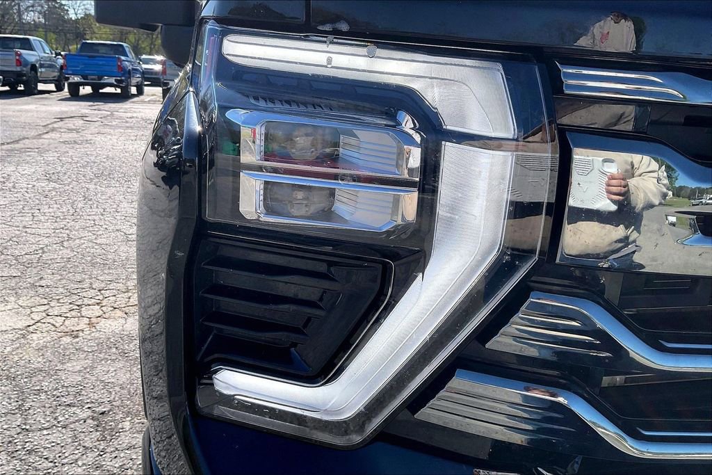 Used 2024 Chevrolet Silverado 2500 High Country w/ High Country Premium Package AWD/4WD image 33