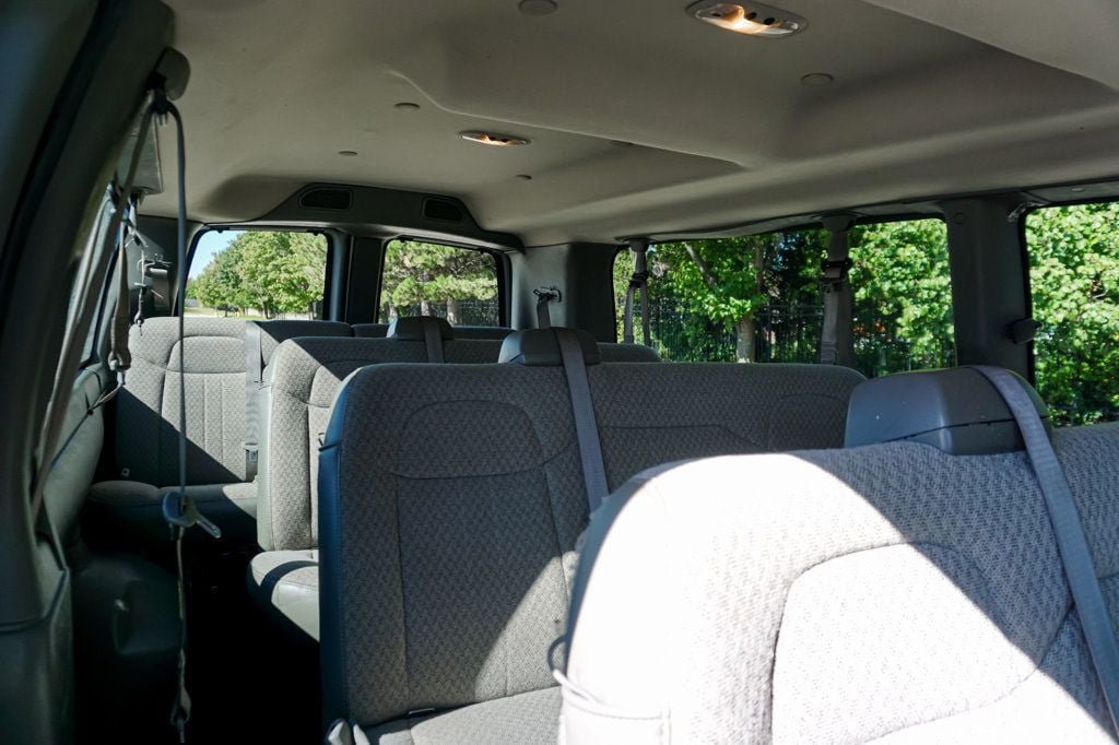 Used 2017 Chevrolet Express 3500 LT w/ LT Preferred Equipment Group RWD image 30
