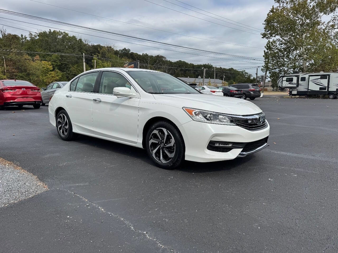 Used 2016 Honda Accord EX image 4