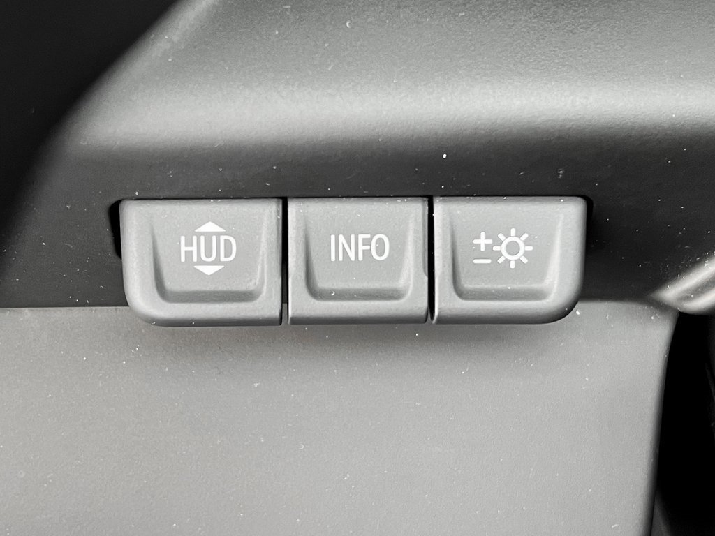 Used 2025 GMC Sierra 1500 AT4 w/ Technology Package image 9