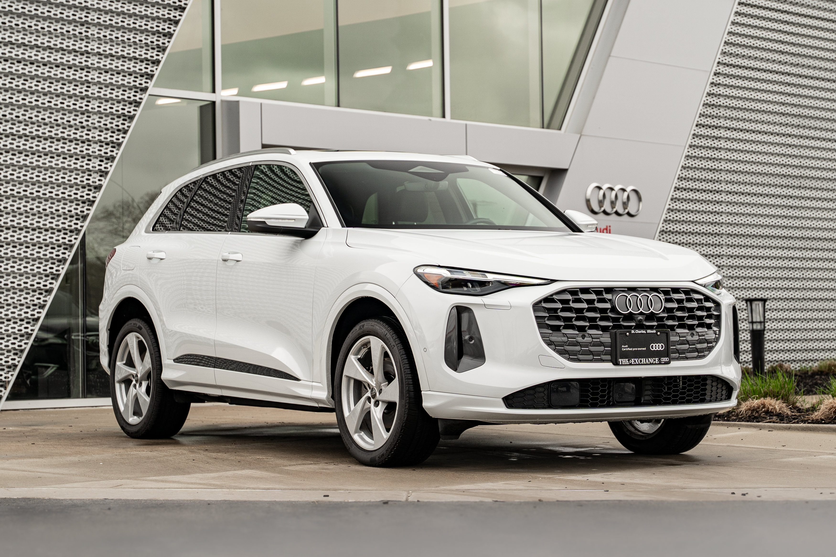 Certified 2025 Audi Q5 Premium w/ Premium Plus