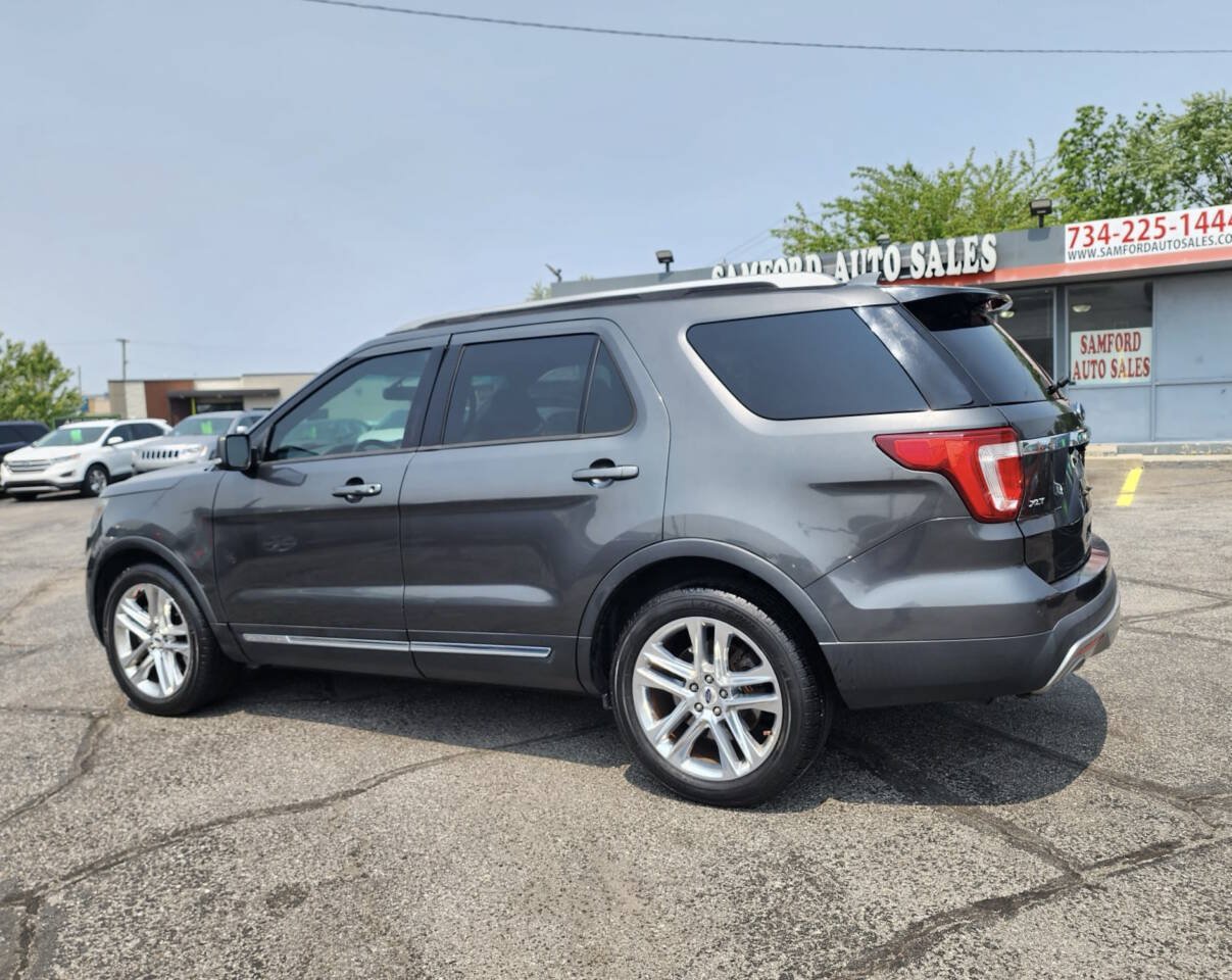 Used 2016 Ford Explorer XLT w/ Equipment Group 202A FWD image 10