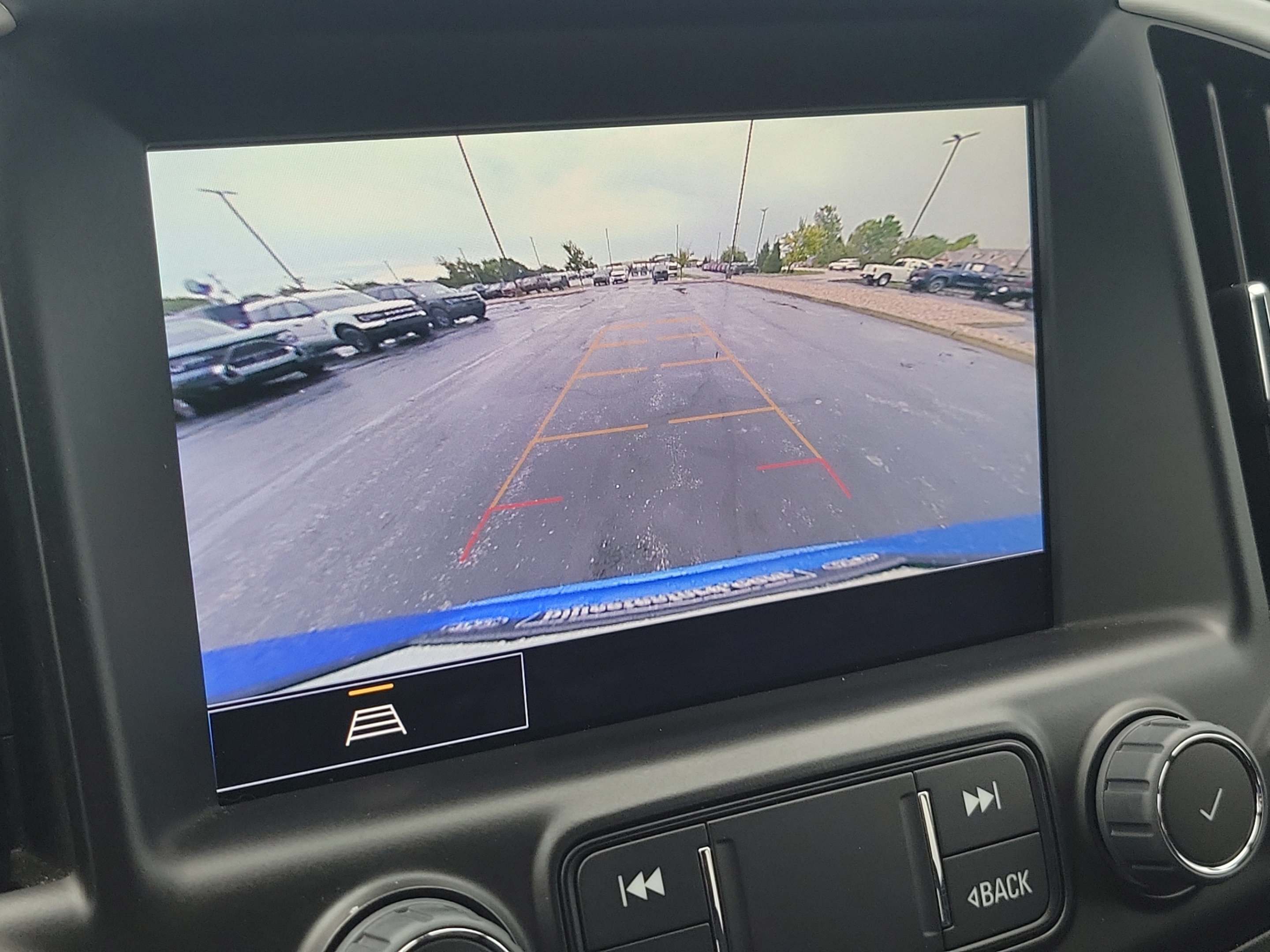 Used 2024 GMC Terrain SLT w/ Infotainment Package II FWD image 25