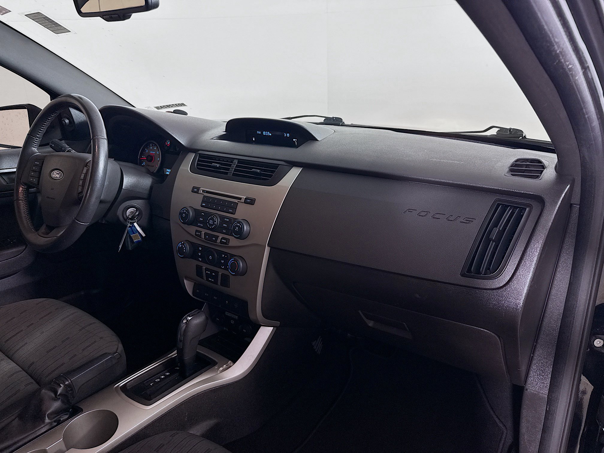 Used 2010 Ford Focus SE FWD image 33