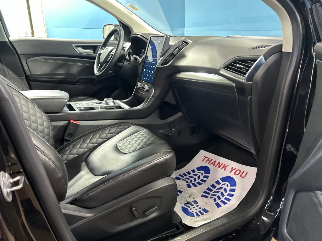 Used 2024 Ford Edge Titanium w/ Equipment Group 301A AWD/4WD image 48