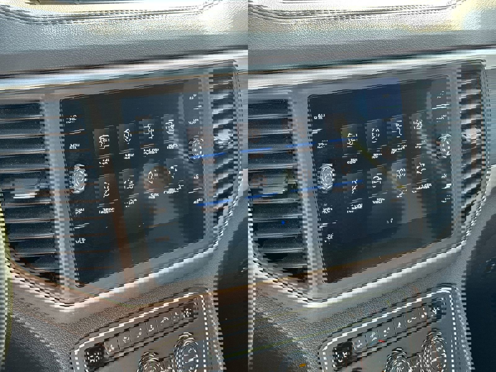 Used 2021 Volkswagen Atlas SE image 23