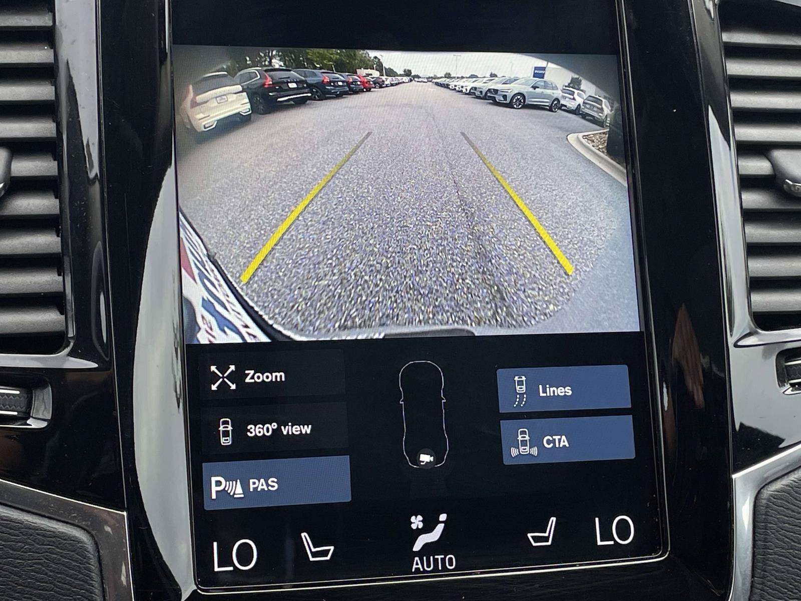 Used 2022 Volvo XC90 T6 Momentum w/ Advanced Package AWD/4WD image 18
