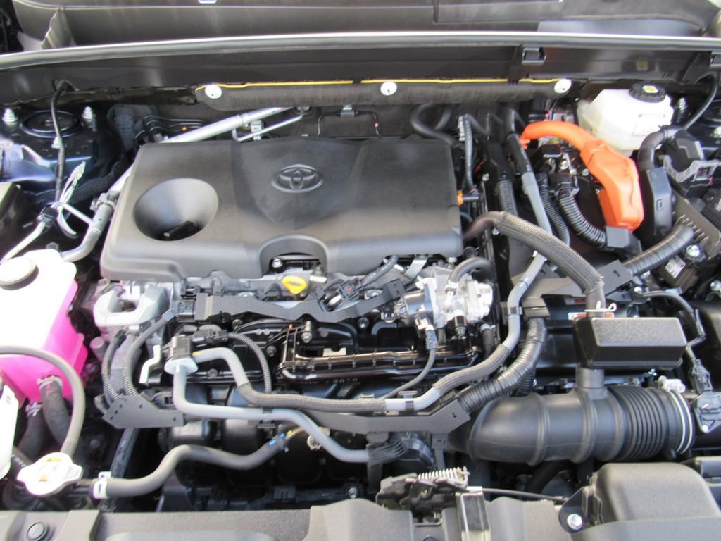Used 2024 Toyota Venza XLE AWD/4WD image 12